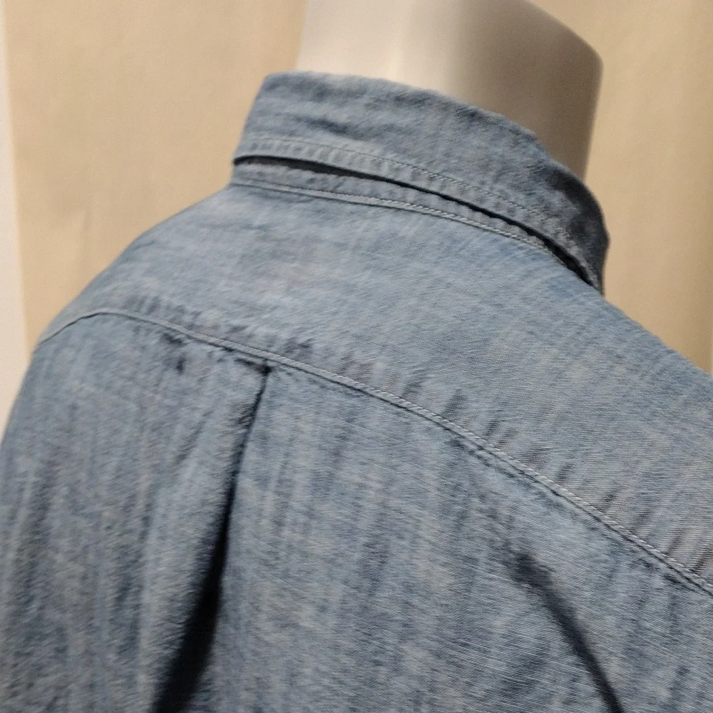 J. Crew mens light blue cotton denim long sleeve shirt. Large